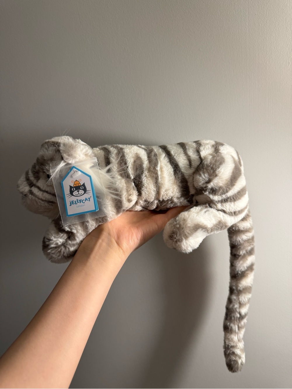 BNWT Jellycat Little Sacha Snow Tiger